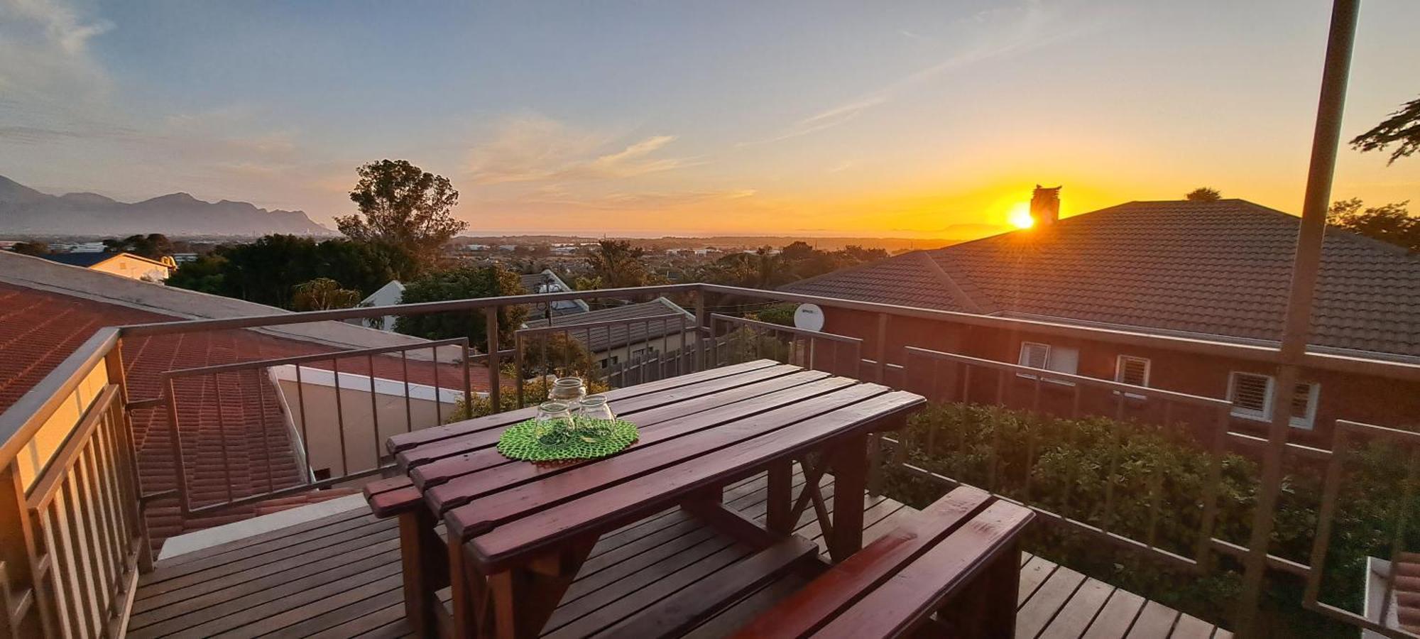 8 On Lily Self Catering Cape Town